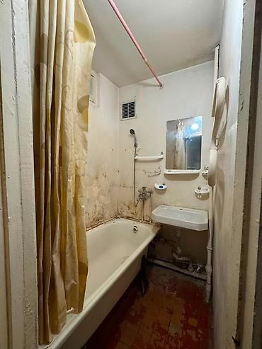 цена ош: 2 комнаты, 43 м², Ошский рынок / базар Индивидуалка, 2 этаж, Требуется ремонт — 8