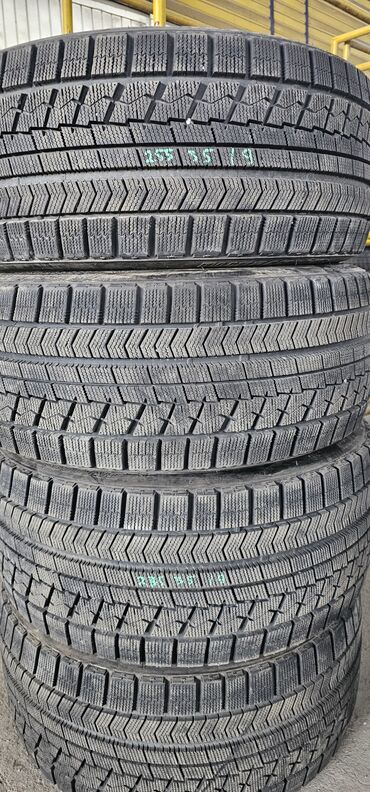 шины обмен: Шиналар 275 / 35 / R 19, Кыш, Колдонулган, Комплект, Жеңил унаалар, Жапония, Bridgestone