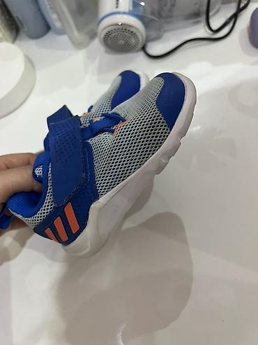 крос: Детские кроссовки adidas оригинал - Верх: дышащая сетка серого цвета — 3