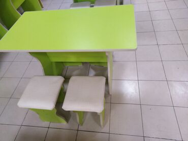 Комплекты столов и стульев: Комплект стол и стулья Б/у