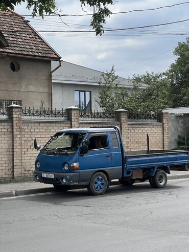 бизнес авто: Hyundai Porter: 2001 г., 2.6 л, Механика, Дизель, Фургон