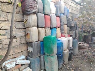 Baklar və çənlər: Plastik kanistrlər – müxtəlif həcm və rənglərdə - Material: qalın — 7