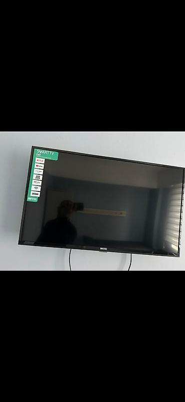 sharp tv: D3 Smart TV – divara quraşdırılmış, nazik çərçivəli model — 1