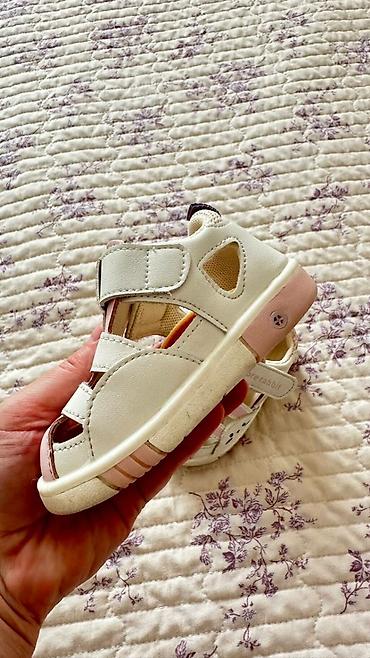 Детская обувь: Обувь б/у на девочку в отличном состоянии, аквасоки lc waikiki 22/23 — 12