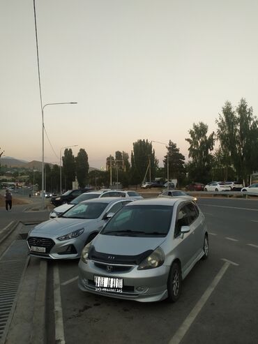 кузов машины купить: Honda Fit: 2003 г., 1.3 л, Автомат, Бензин, Хетчбек