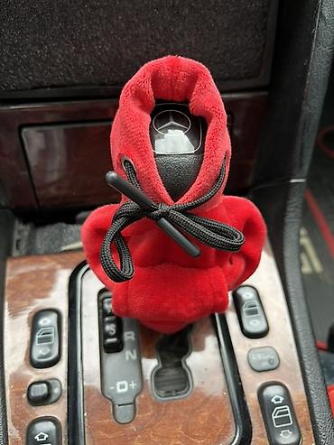mini mercedes: Məhsul: Avtomobil sürət qolu üçün mini “hoodie” örtük - Rəng: qırmızı — 4