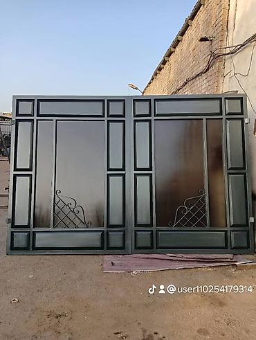 Распашные ворота: Металлические ворота и калитки с жалюзийными и коваными элементами. - — 9