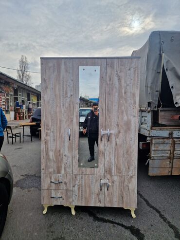 Dolablar: Qarderob, paltar dolabı — 18