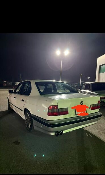 машина гест: BMW 5 series: 1991 г., 2 л, Механика, Бензин, Седан