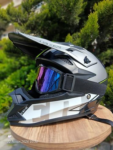 paneler: EDX off-road/motokros dəbilqəsi + qoruyucu eynək Xüsusiyyətlər: - — 3