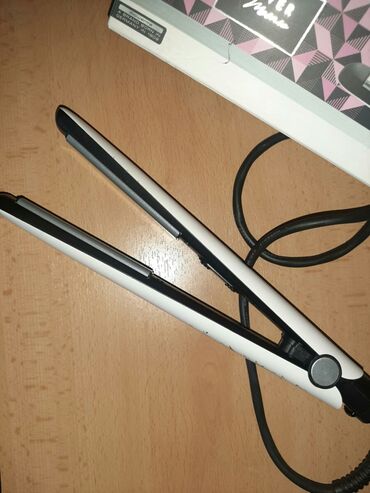 Prese za kosu: Rowenta SILVER SF1525,keramička,200C.
Odlično stanje — 6