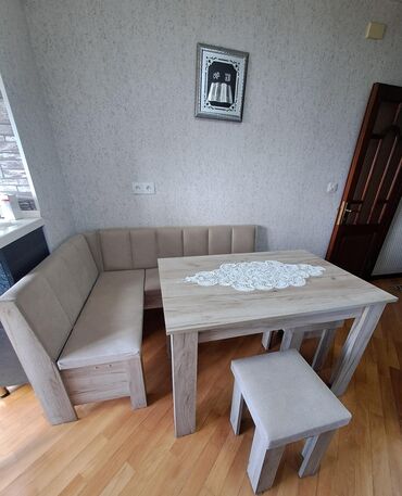Asılqanlar: Ölçüsü mətbəxə uyğun gəlmədiyi üçün satılır. Künclüyu bazalidir