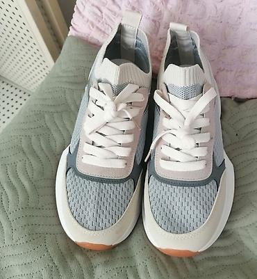 Women's Sneakers and athletic shoes: Ženske patike – siva/bež kombinacija sa platformom - Dizajn: moderan — 2