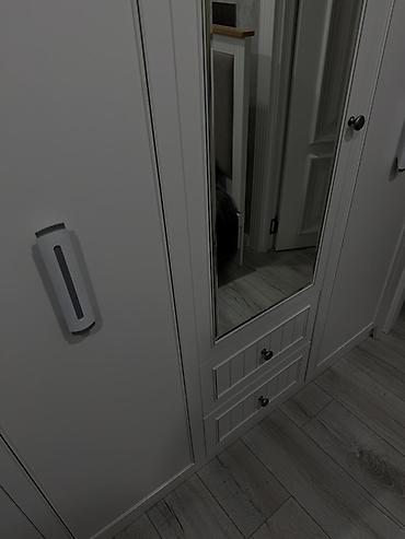 Ev üçün mebel: İşlənmiş, 3 qapılı, Güzgülü, Ağ, Taxta, Açılan, Düz dolab — 5