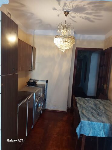 Köhnə tikili: Bakı, 8-ci kilometr, 3 otaqlı, Köhnə tikili, m. Neftçilər, 85 kv. m — 2