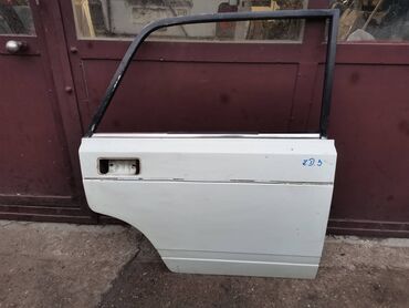 Auto delovi: Vrata zadnja desna Lada 2105,2107 Riva u beloj boji broj 3. Vrata su — 2
