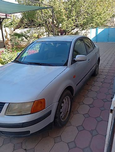 фолсваген б 5: Volkswagen Passat: 1997 г., 1.6 л, Кол менен иштөөчү, Бензин, Седан — 2