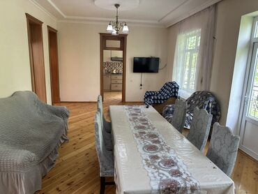 Günlük kirayə evlər: 100 kv. m, 3 otaqlı, Kombi, Qaz, İşıq — 10