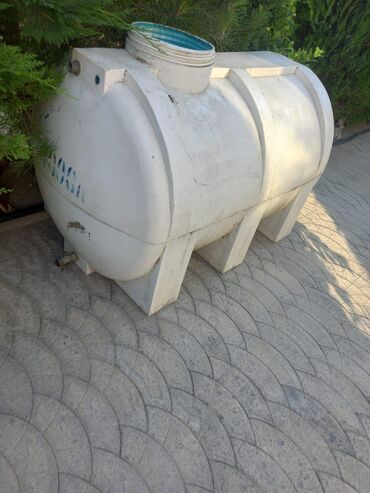 Boçkalar və çəlləklər: Bak, Plastik, 1000 l l, İşlənmiş, Ünvandan götürmə