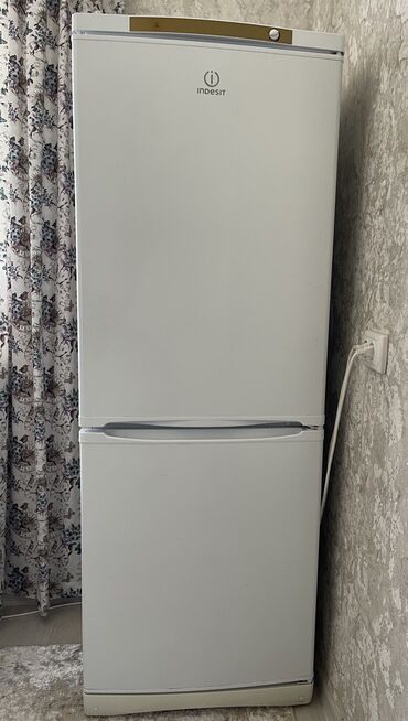 холодильник на магазин: Холодильник Indesit, Б/у, Двухкамерный, De frost (капельный), 60 * 170 * 64