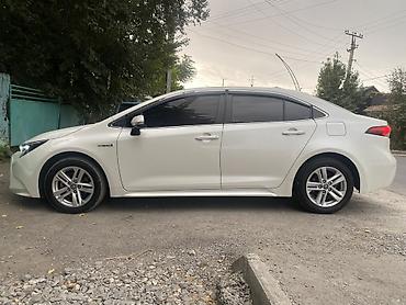 chery icar: Toyota Corolla: 2019 г., 1.8 л, Вариатор, Гибрид, Седан — 1