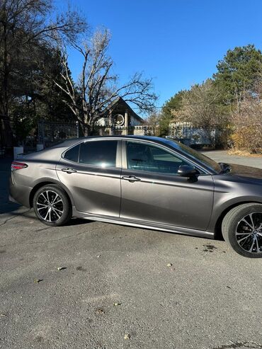 камр 70: Toyota Camry: 2018 г., 2.5 л, Автомат, Бензин, Седан