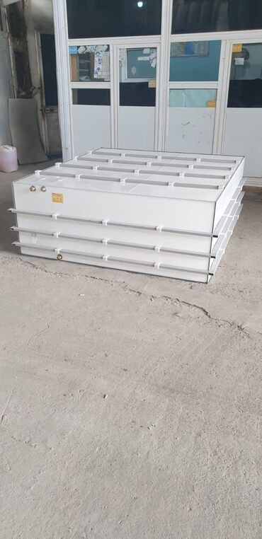 Baklar və çənlər: Bak, Plastik, Yeni — 17