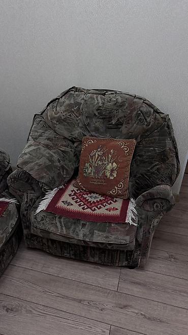 Эмерек гарнитурлары: Мягкий комплект для гостиной: трёхместный диван + 2 кресла фирмы Lina — 4