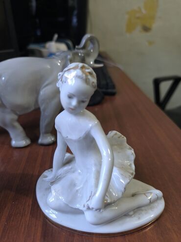 Digər ev dekoru: Fiqur, Keramika