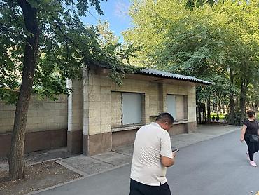 Сдается помещение в центре (золотой квадрат) по Чуй, есть