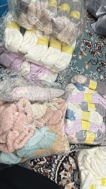 Носки и белье: Носки женские и унисекс, набор различных моделей. Если цены выше — 11