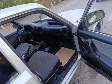 QAZ: QAZ 3110: 2.4 l | 2003 il 182000 km Sedan — 10