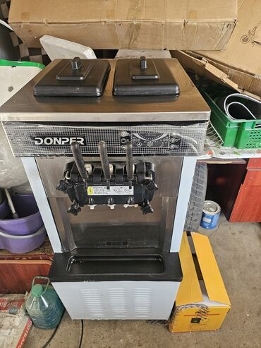 Другое оборудование для производства: Профессиональный аппарат Donper для приготовления мягкого мороженого