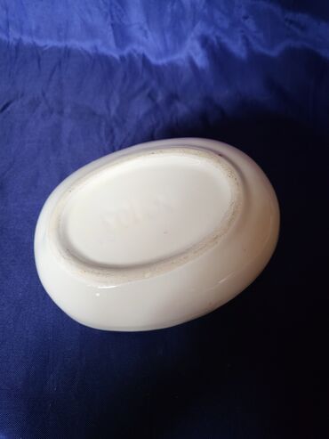 Ostalo posuđe: Pepeljara nova klompa,porcelanska. Visina. 6cm. Duzina. 12cm na lalafo.rs — 9 Ostalo posuđe: Pepeljara nova klompa,porcelanska. Visina. 6cm. Duzina. 12cm — 9