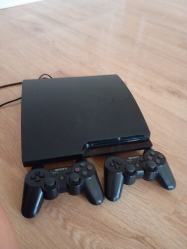 сколько стоит playstation 3: PlayStation 3 yaxşı vəziyyətdədir içinde 20 oyun yazılıb. iki pult