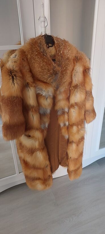 Kürklər: Manzari brendinin tülkü kürkünü satıram. Ölcu 40-42, 3/4 qollar — 1