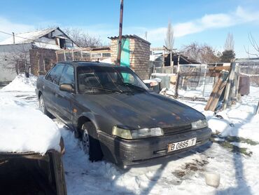 Mazda: Mazda 626: 1988 г., 2 л, Механика, Бензин, Седан