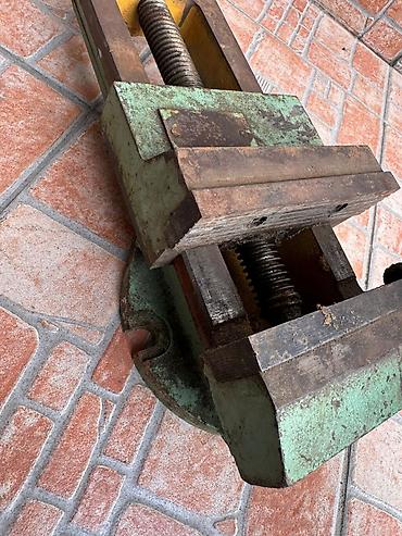 Другие строительные материалы: Болты гайки — 5