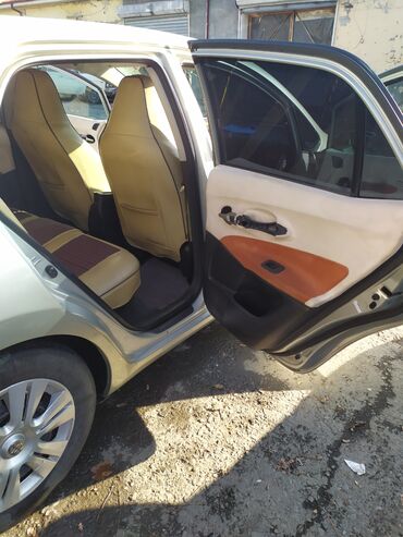 Toyota: Toyota Auris: 1.4 l | 2008 il Hetçbek — 6