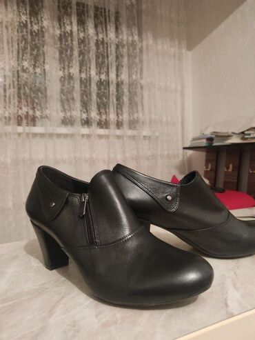 осенний обувь: Туфли 38, цвет - Черный