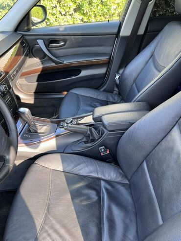 BMW: BMW 320: 2 l | 2010 il Sedan — 9