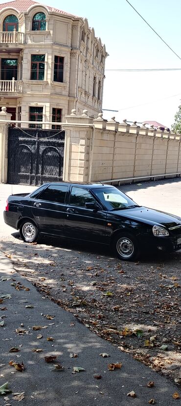 VAZ (LADA): Lada Priora sedan – qara rəng, 4 qapılı, ön və arxa işıqlar orijinal — 1