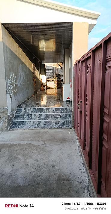 Həyət evləri və villaların satışı: Dağ mənzərəli həyət evi - İki mərtəbəli ev, üst mərtəbədə geniş — 6