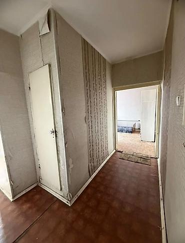 квартира 7 мкр: 1 комната, 34 м², Восток-5 мкр 105 серия, 7 этаж, Требуется ремонт — 3