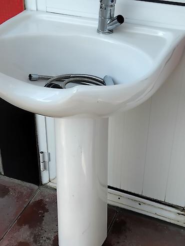 ağ mərmər qəbir daşı: Ber ber salon ücün tülpan — 1