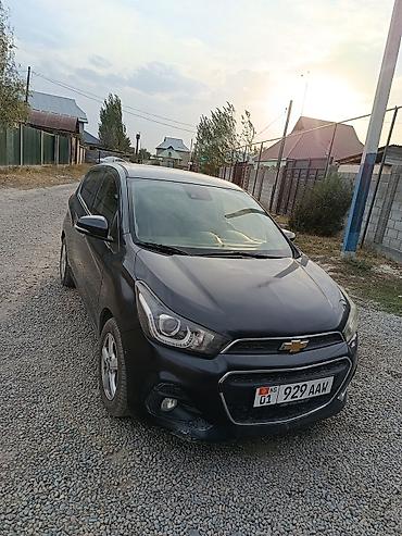 Chevrolet Spark: 2016 г., 1 л, Автомат, Бензин, Хэтчбэк