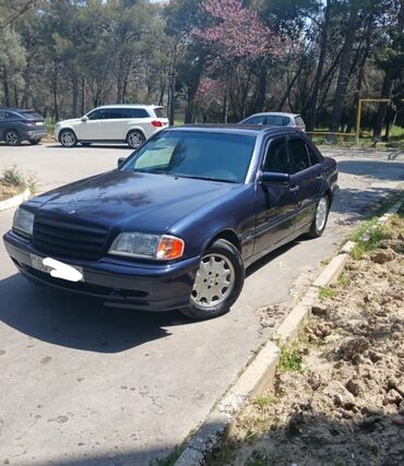 yeşqa mersedes: Mercedes-Benz C-Class (W202) sedan - Kuzov: 4 qapılı sedan, tünd mavi