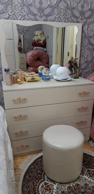 Qonaq otağı dəstləri: Masa və oturacaqlar — 10