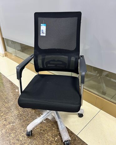кресло продаю: Кресло-качалка, Офисное, Новый