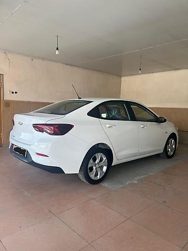 Chevrolet: Chevrolet Onix: 2020 г., 1 л, Автомат, Бензин, Седан — 6